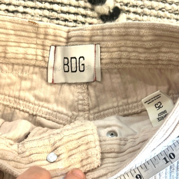 UO/BDG,Size 25, High-Rise, Baggy Fit,Excellent Condition, Fall/Winter,Corduroy - Picture 2 of 10